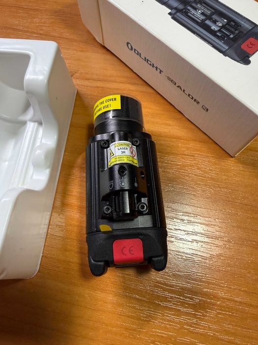 Ліхтар для зброї з ЛЦВ Olight Baldr RL для АК, AR15 на пікатінні