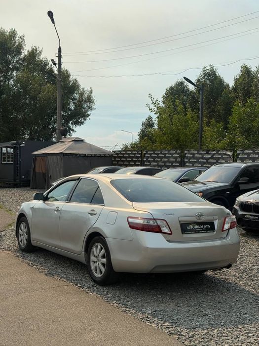Toyota Camry Hybrid