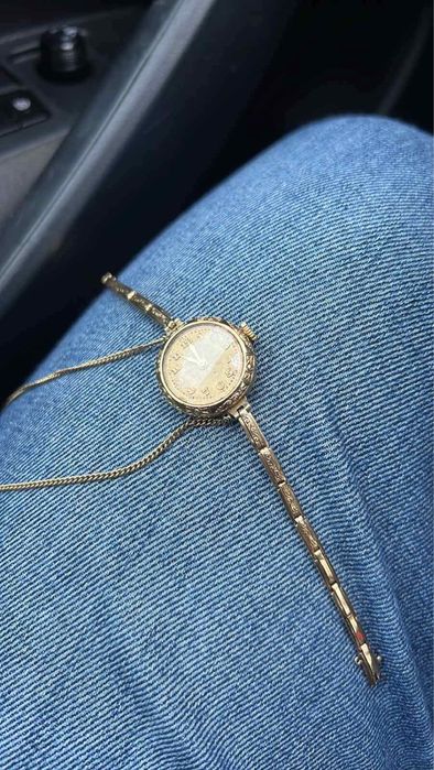 Золотые часы фирмы( пара)