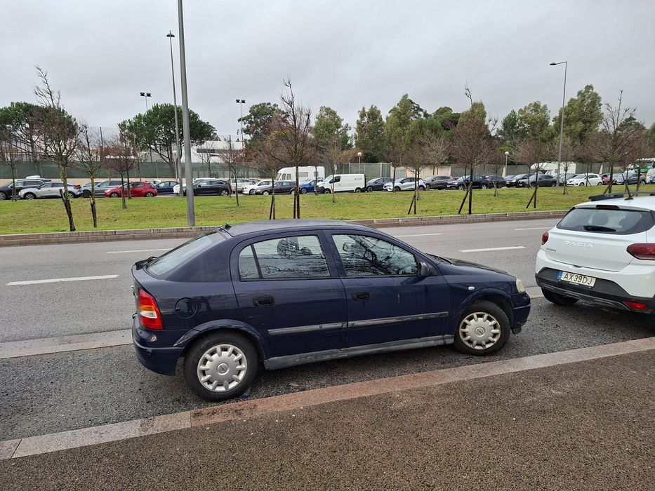 Opel Astra Sedan ainda com muitos anos para rodar
Opel Astra com 26 a