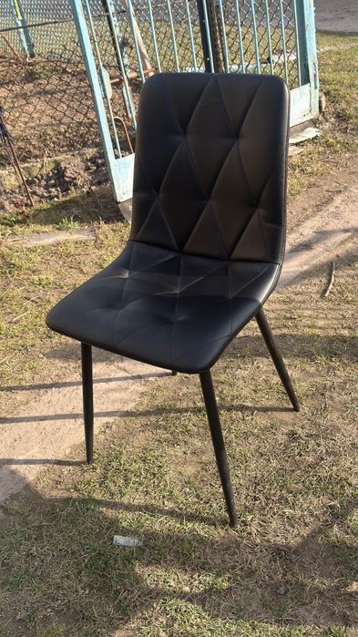 Стілець офісний або до туалетного столика