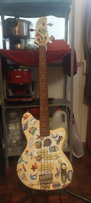 Baixo elétrico Ibanez Tmb-30, Caps fender,  customizado