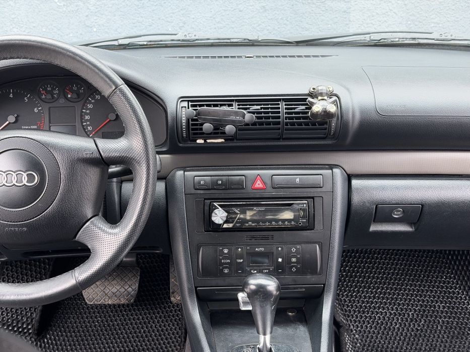 Audi A4 1.6  на Автоматі
