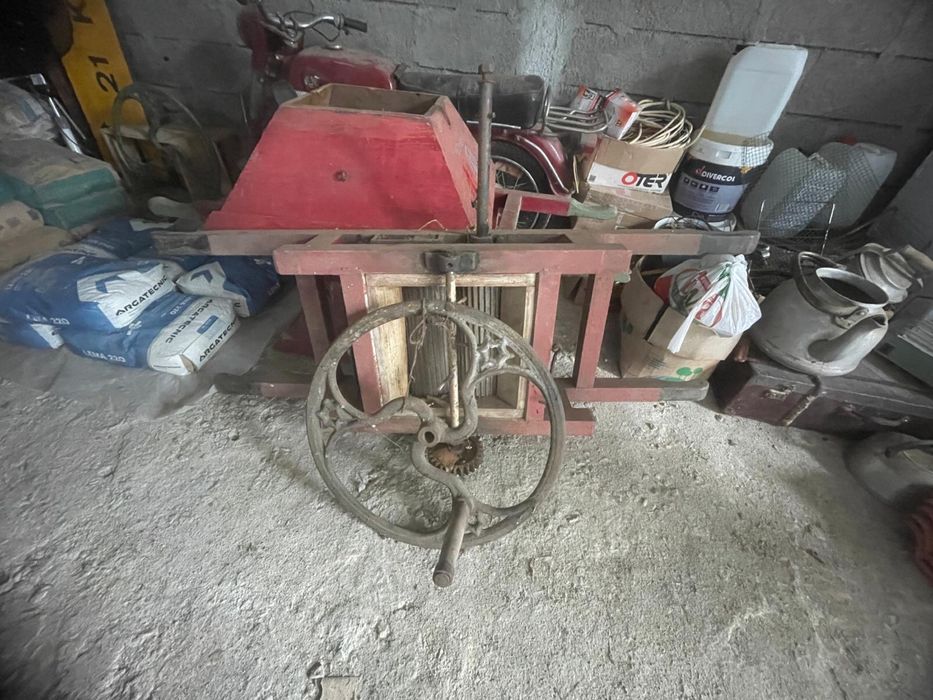 Esmagador manual antigo