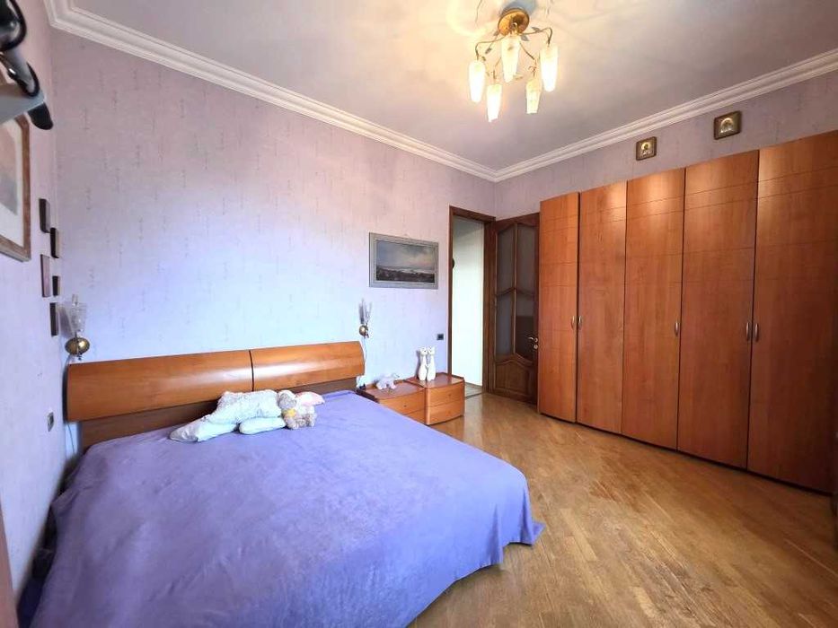 Без комиссии! 3-х комн квартира пр Гагарина Французский бульвар Гараж