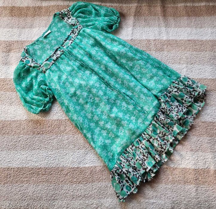 Zielona zwiewna sukienka w kwiaty Vila S Boho Cottagecore