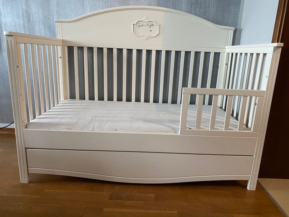 Łóżeczko Bellamy (plus komoda gratis)