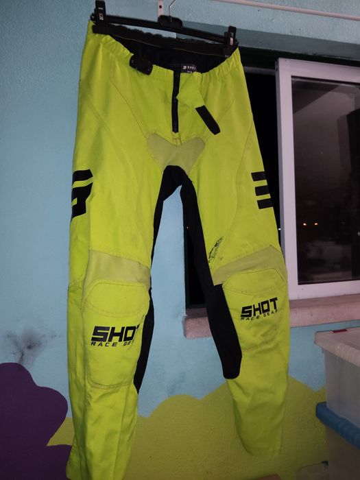 Conjunto Motocross SHOT Race Gear – Camisola L + Calças 34 | Enduro / MX