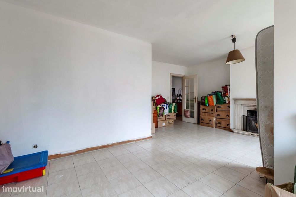 Apartamento T3 Duplex c/ Varanda e Terraço na Rinchoa, Rio de Mouro