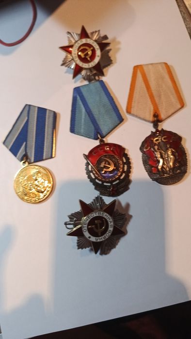 Брошки коллекционные