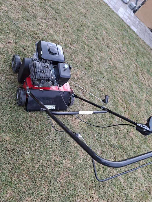 Wertykulator spalinowy Einhell GC-SC 4240P