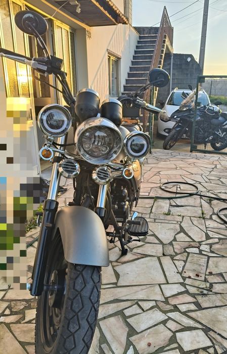 Keeway Superlight 125 – Estilo Custom Impecável!