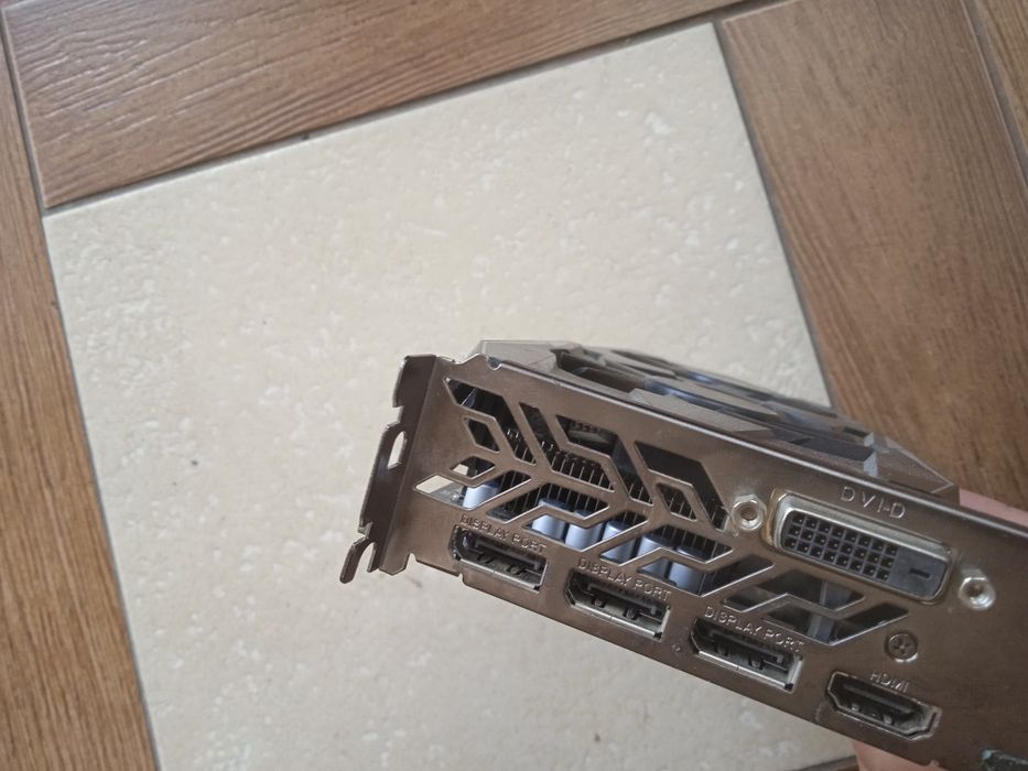 Видеокарта AsRock Radeon RX 580 Phantom Gaming