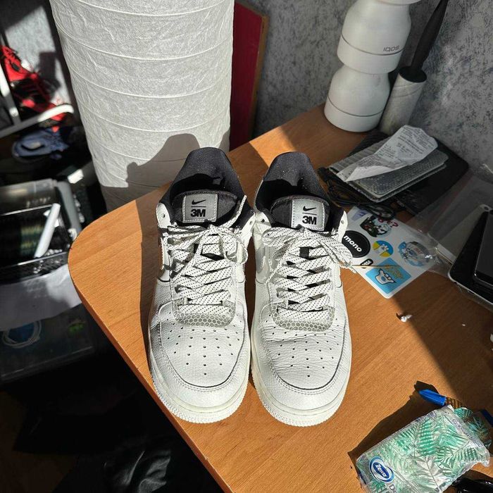 Оригінальні кросівки Nike Air Force 1 Low у відмінному стані.