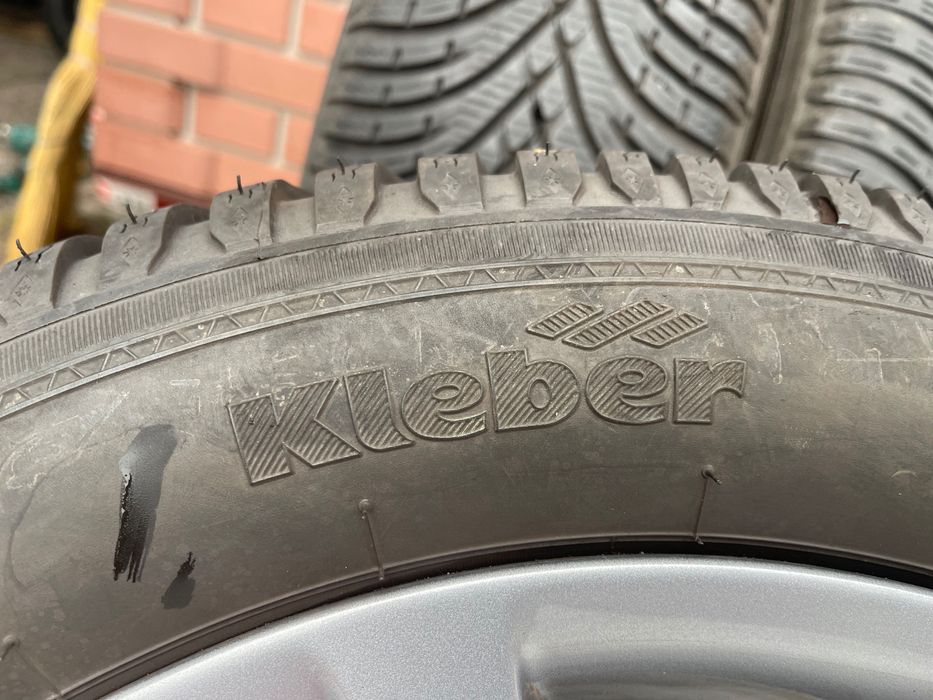 Шини.   205/55/16