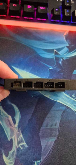 Контроллер вентилятора Arctic CASE FAN HUB, Контроллер Arctic, HUB