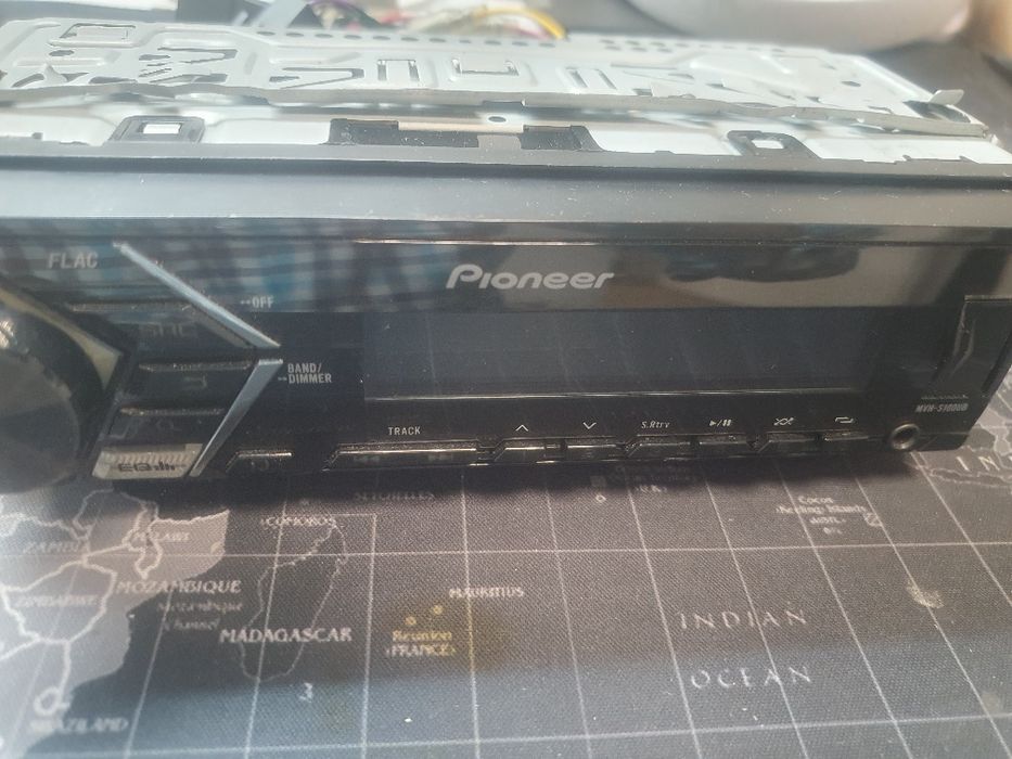 Auto rádio pioneer usado em bom estado, está a funcionar num smart fourtwo