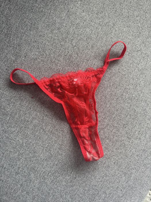 stringi damskie czerwone