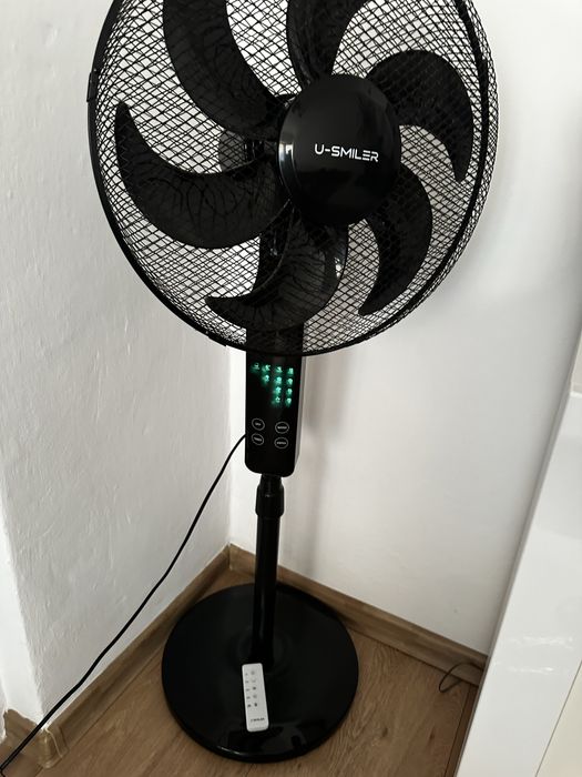 WENTYLATOR WIATRAK stojący podłogowy 3 prędkości ,,6”  łopatek regulacja PILOT, panel dotykowy