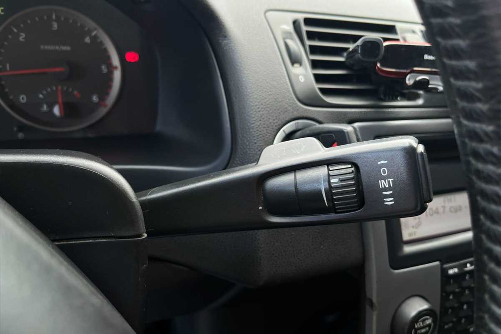 Volvo V50 2004 року