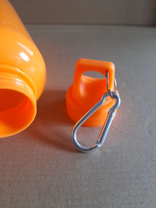 Garrafa reutilizável para líquidos