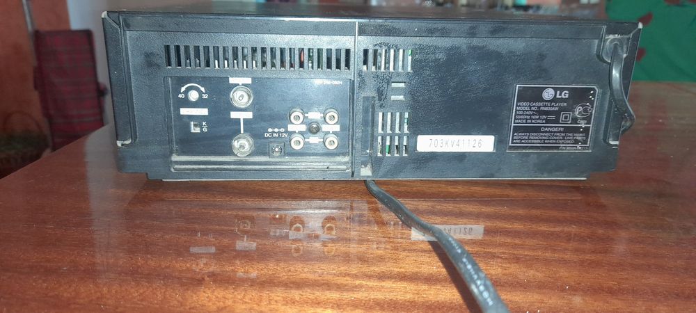 Продам касетний відео плеєр з відтворенням в системі NTSC із записом