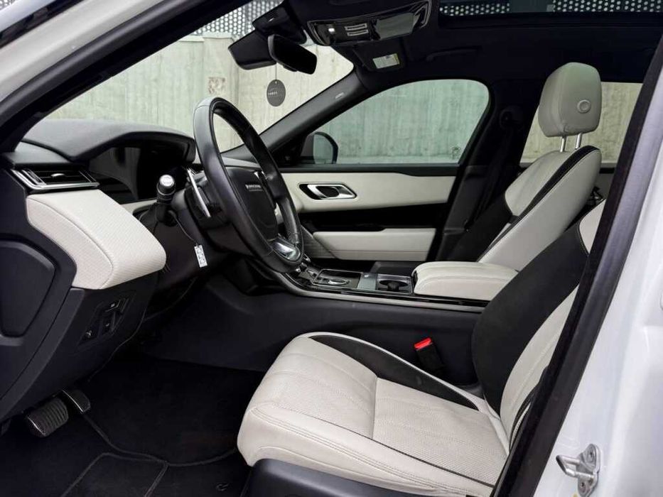 Wynajem samochodu Range Rover Velar w Warszawie