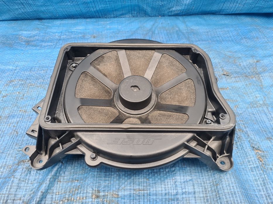 SUBWOOFER głośnik tył AUDI A6 C7 SEDAN oryginał bose