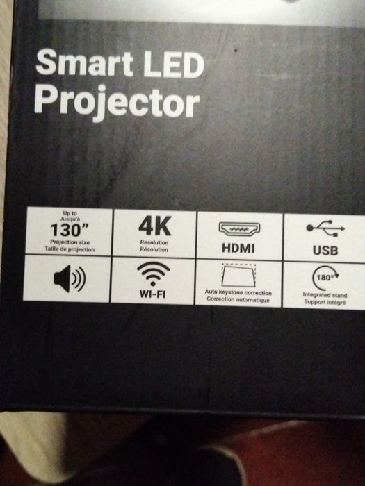 Vendo o projetor de parede 4K476201627556270083