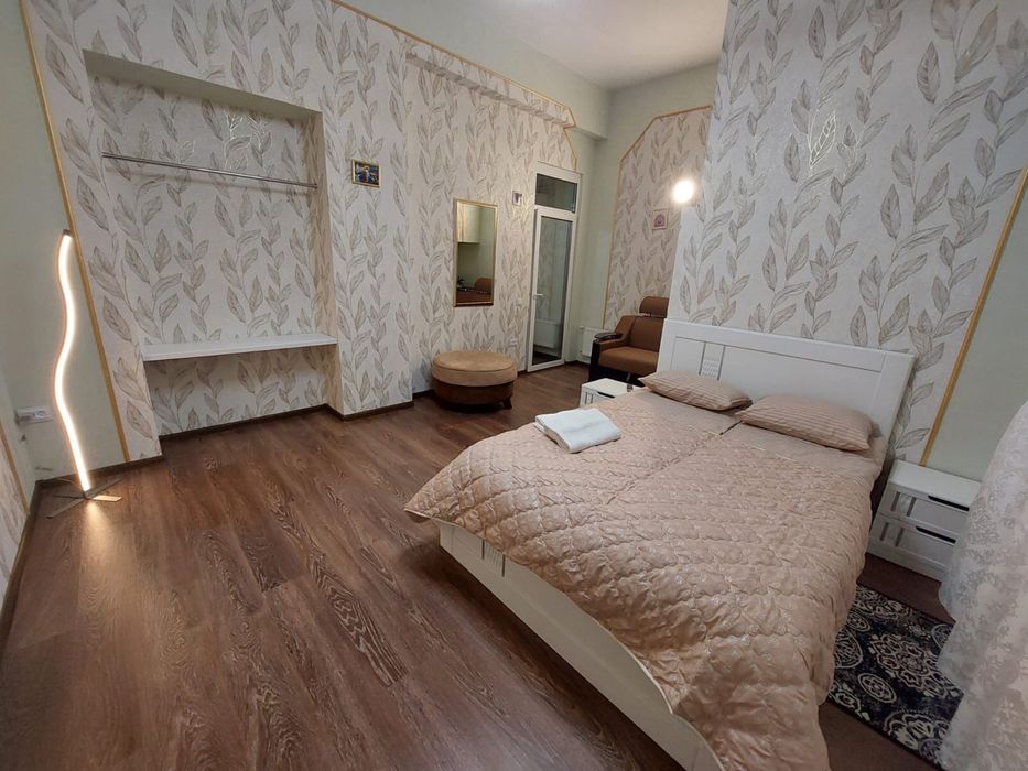 Апартаменти, квартира, подобово, ж/д,госпіталь,4 спальні місця