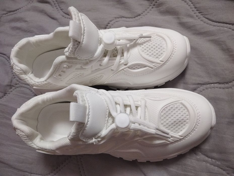 РОЗПРОДАЖ Ботинки, сапоги зимові,кросівки, для дітей,для дівчат і хл