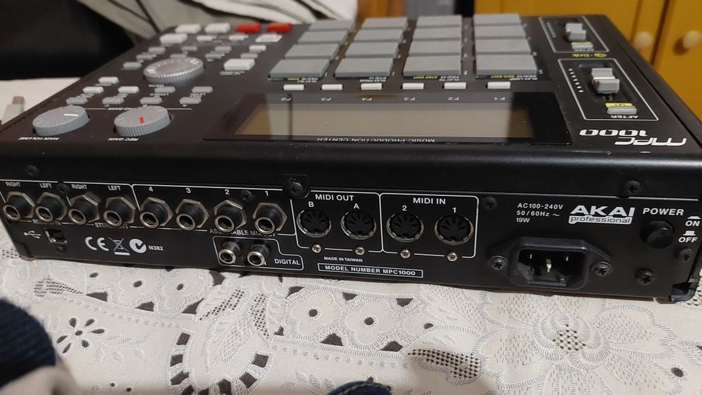 Akai PRO MPC 1000