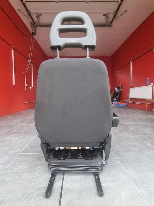 Сидінея водія Iveco Daily