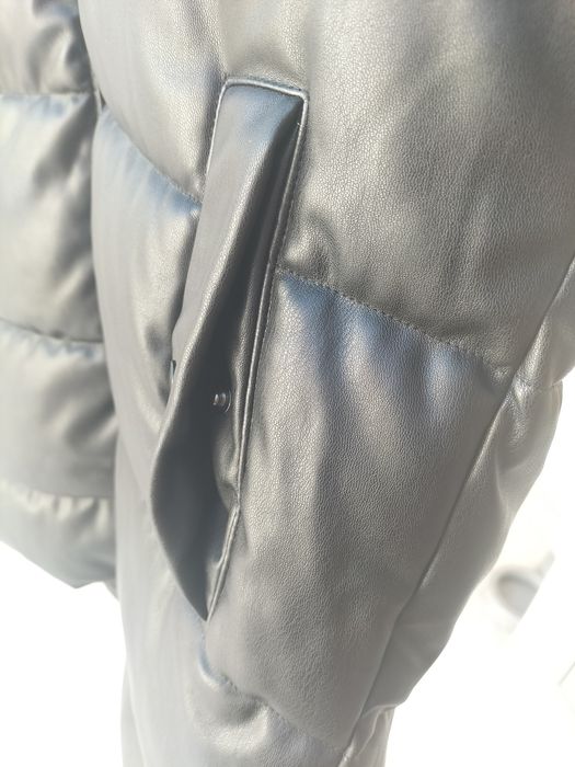 Casaco quispo sem mangas e comprido