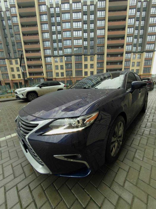 Продам Lexus ES300h 2016 в максимальній комплектаціі