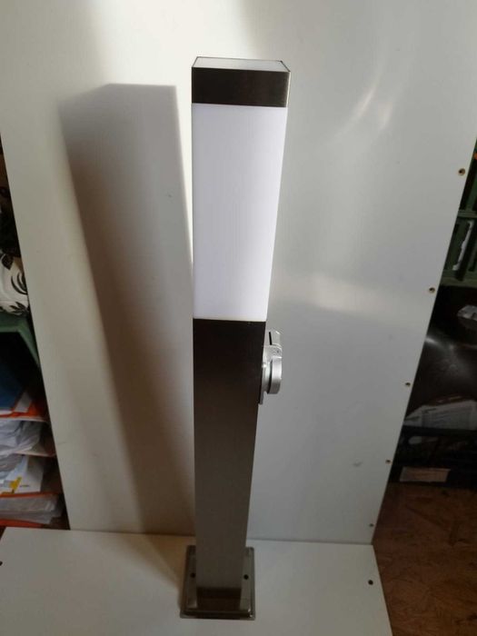Lampa Ogrodowa słupek LED 65 cm E27 z gniazdem 230V zewnętrzna