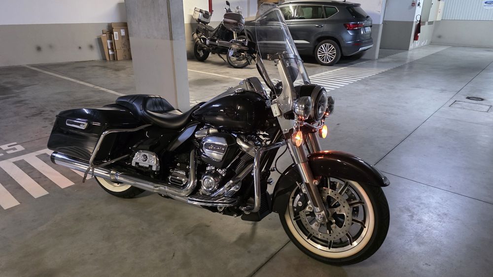 Harley Davidson road king 107