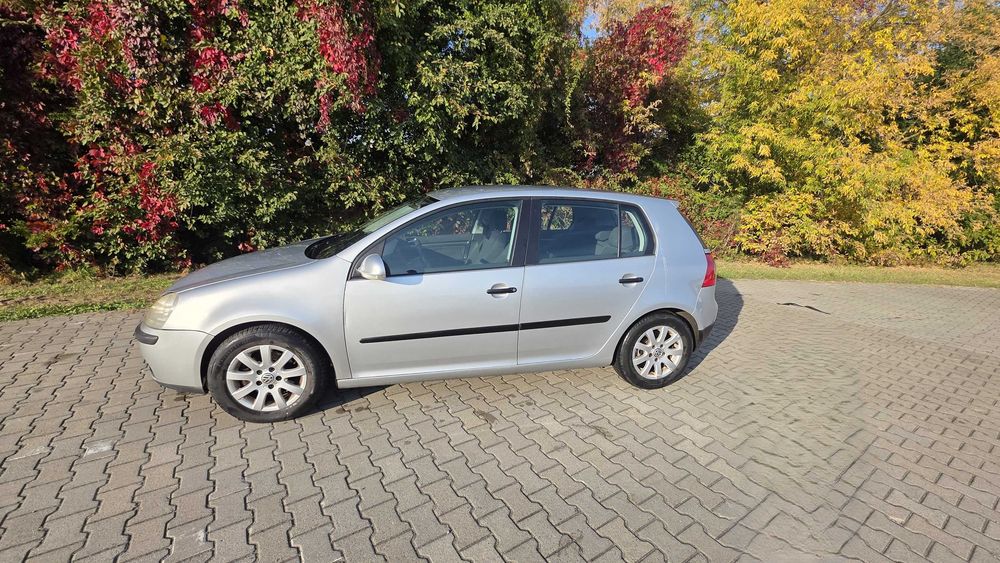 Golf V  1.6   Automat