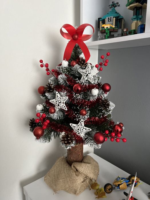 Choinka w doniczce z dekoracją i ozdobami - 70 cm