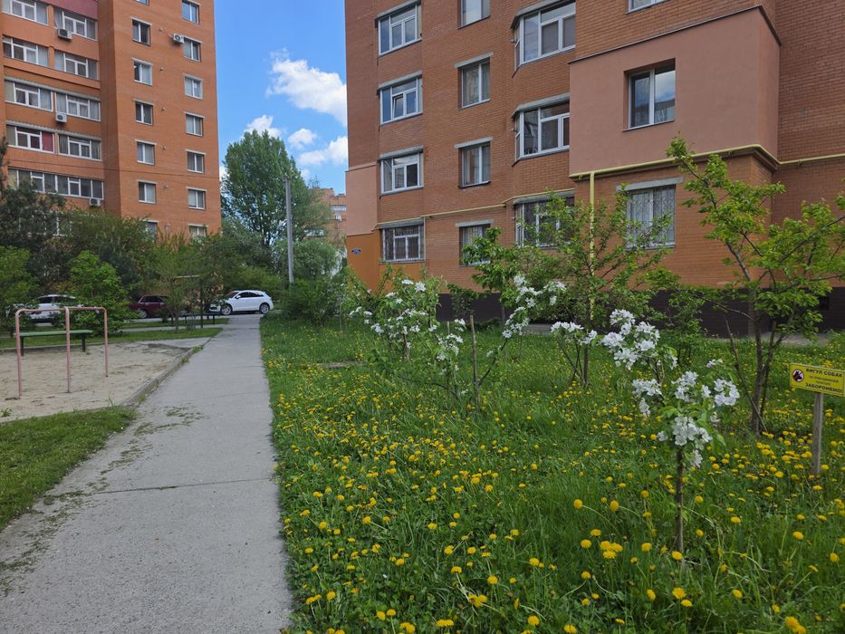 Продам 2-кімнатну квартиру в новобудові біля оз. Чеха