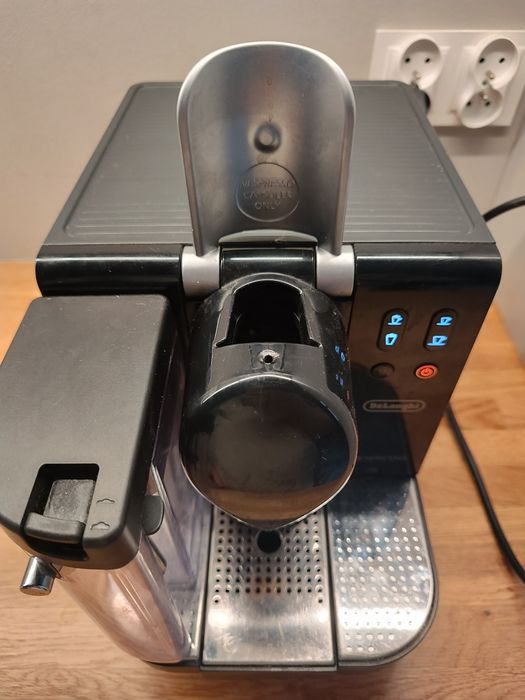 Ekspres kapsułkowy Nespresso lattissima f316