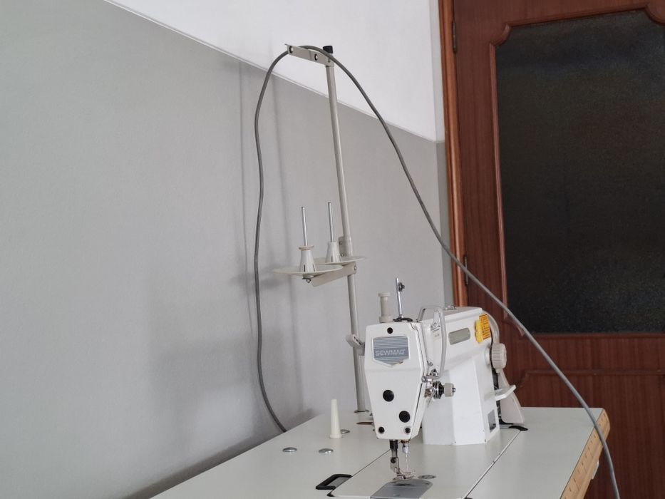Sewmaq SW-5550 - Máquina Industrial Elétrica de Ponto Corrido