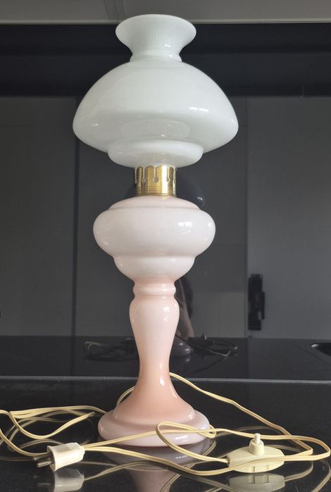 Candeeiro vintage de vidro rosa