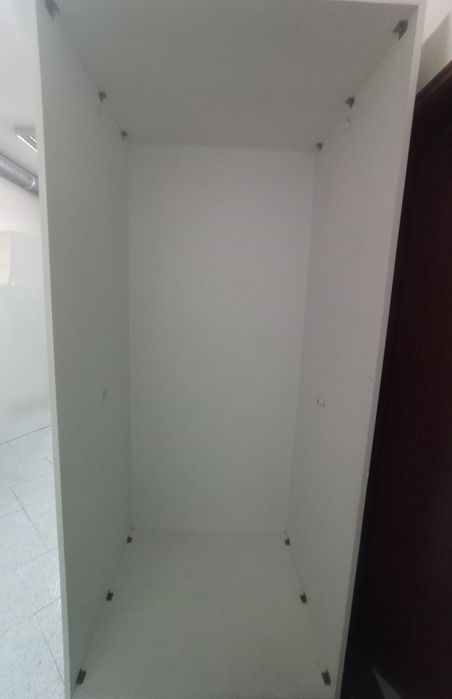 Móvel branco lacado