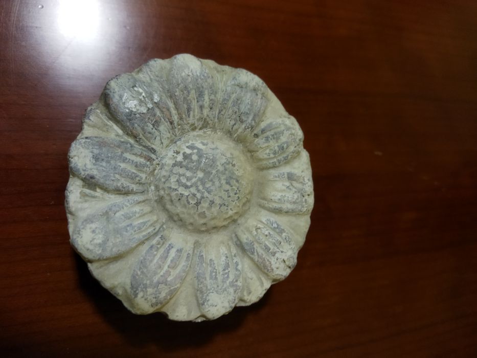 Vendo castiçais muito bonitos e originais.