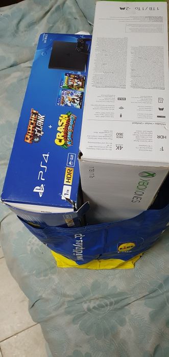 Pack of 2 Consoles: PS4 + Xbox + Extras64172206304514123