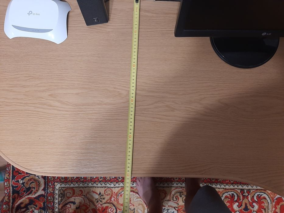 комп'ютерний стіл