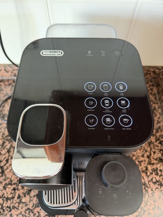 Vendo maquina de cafe Nespresso Delonghi Gran Lattissima