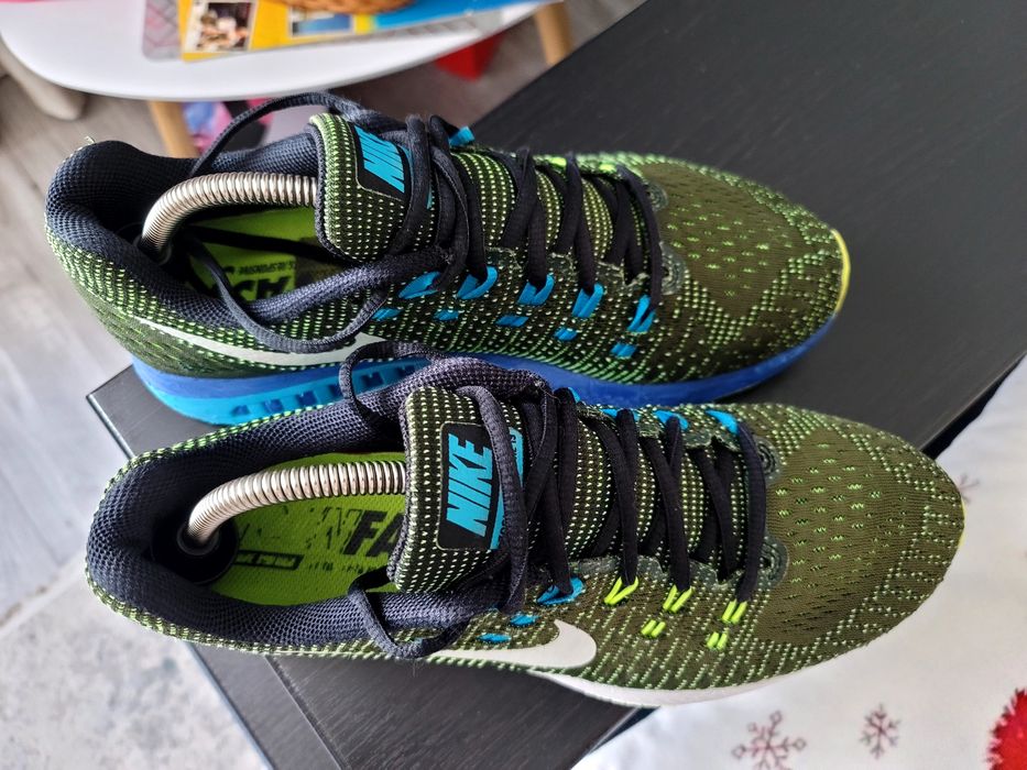 Продам фірмові кросівки Nike Air Zoom  Structure 19