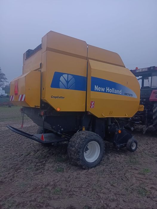 Prasa New Holland br7070